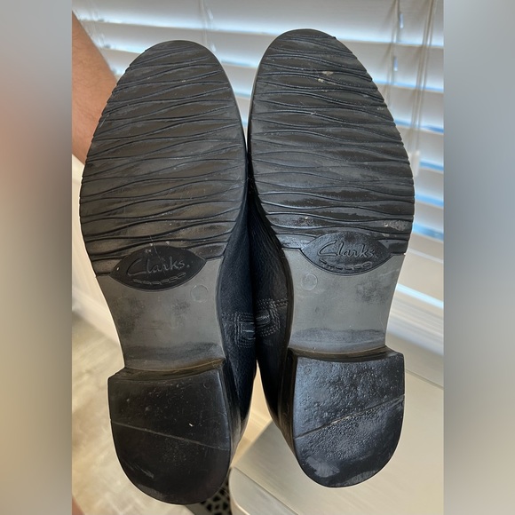🎀Clarks genuine leather/suede boots women’s size 6.5🎀 - Picture 9 of 10